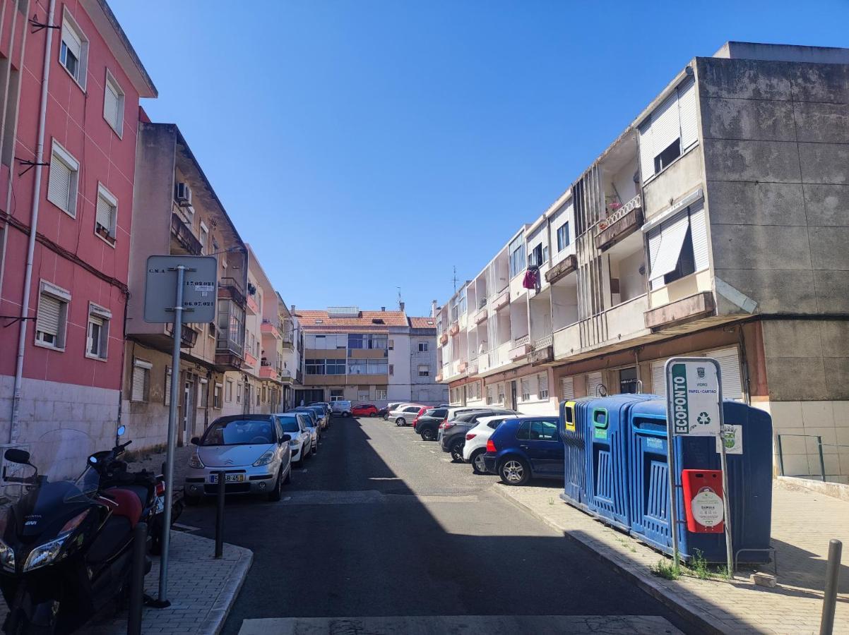 Lisbon Traditional T2 With Balcony In Damaia, Lisbon Amadora Exteriör bild